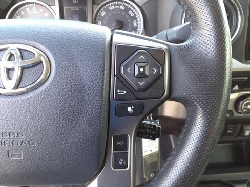 Used 2019 Toyota Tacoma SR5 RWD image 9