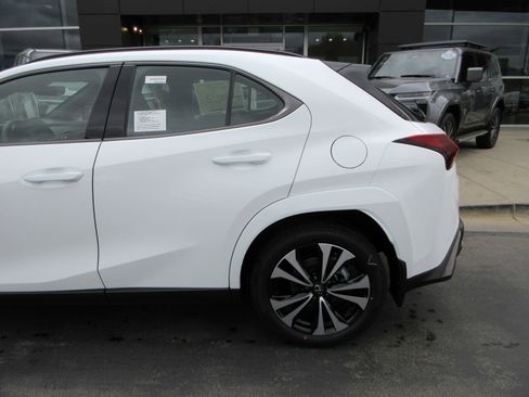 New 2026 Lexus UX 300h AWD image 5