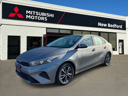 Used 2024 Kia Forte LXS w/ LXS Technology Package FWD image 1