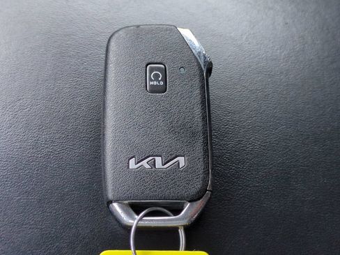 Used 2022 Kia Telluride S FWD image 33