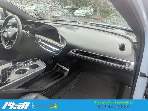 Used 2024 Cadillac Lyriq Sport image 40