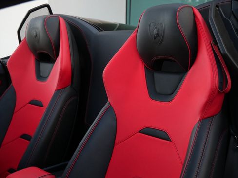 Used 2023 Lamborghini Huracan EVO image 19