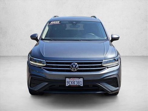 Used 2022 Volkswagen Tiguan SE AWD/4WD image 2