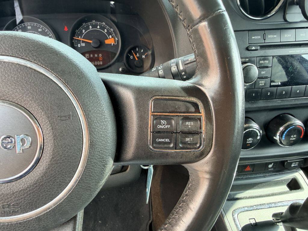 Used 2014 Jeep Patriot Latitude FWD image 14