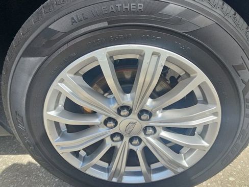 Used 2018 Cadillac XT5 FWD image 9