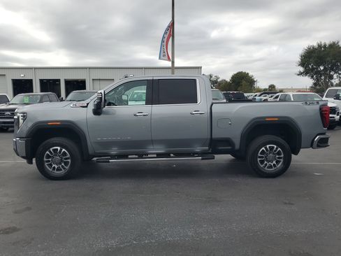 Used 2024 GMC Sierra 2500 SLT w/ SLT Premium Package image 6
