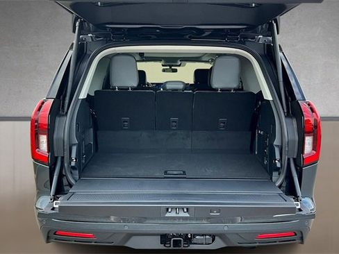 New 2025 Ford Expedition Active image 4