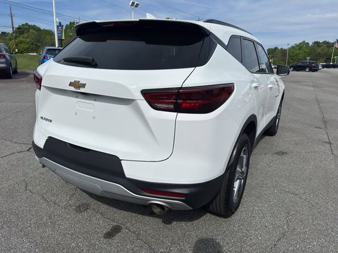 Used 2024 Chevrolet Blazer LT w/ Convenience Package FWD image 4