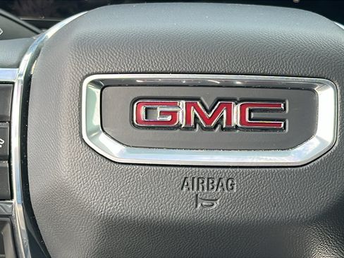 Used 2026 GMC Terrain Elevation w/ Black Edition FWD image 17