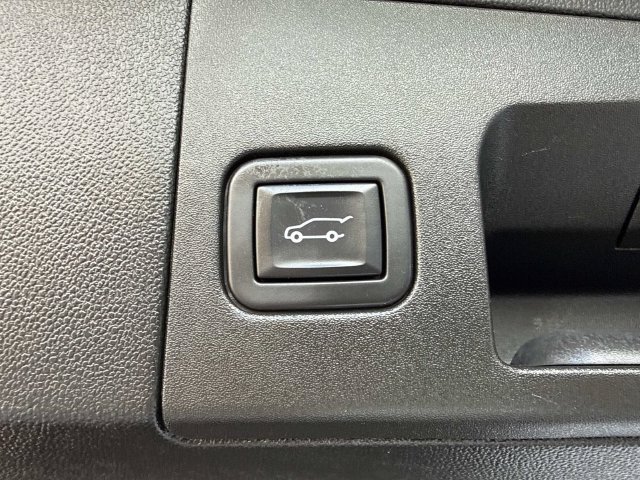Certified 2024 Cadillac XT5 Premium Luxury w/ LPO, Floor Liner Package AWD/4WD image 28
