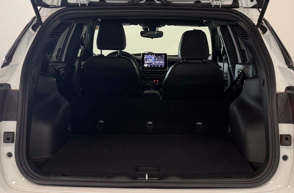 Used 2023 Jeep Compass Latitude AWD/4WD image 24