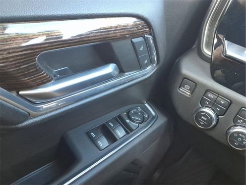 Used 2024 GMC Sierra 1500 Elevation image 27