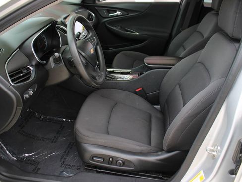 Used 2020 Chevrolet Malibu LT FWD image 14