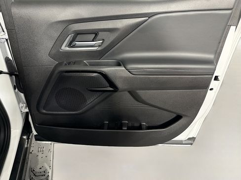 Used 2026 Chevrolet Silverado EV LT AWD/4WD image 28