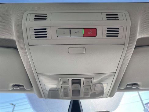 Used 2020 Volkswagen Golf 4-Door image 28