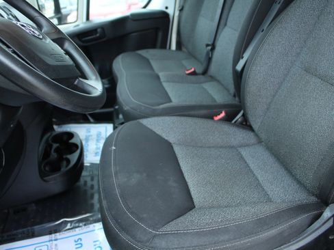 Used 2019 RAM ProMaster 2500 w/ Interior Convenience Group image 9