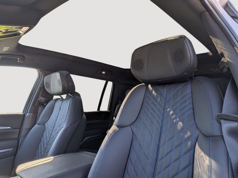 New 2026 Cadillac Escalade IQL Luxury AWD/4WD image 13