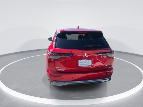 Used 2025 Mitsubishi Outlander SE FWD image 7