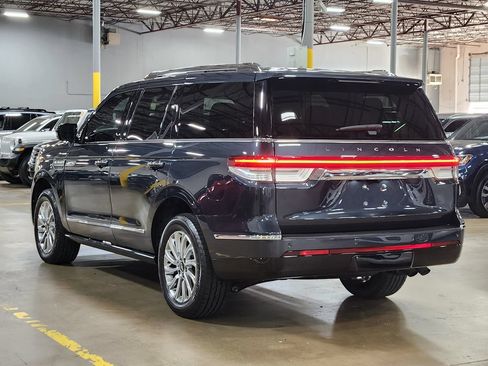 Used 2024 Lincoln Navigator Premiere AWD/4WD image 10