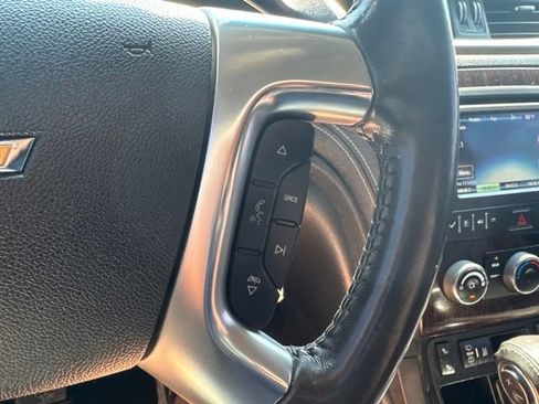 Used 2017 Chevrolet Traverse LT w/ Style and Technology Package FWD image 24