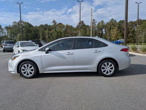 Used 2022 Toyota Corolla LE FWD image 9