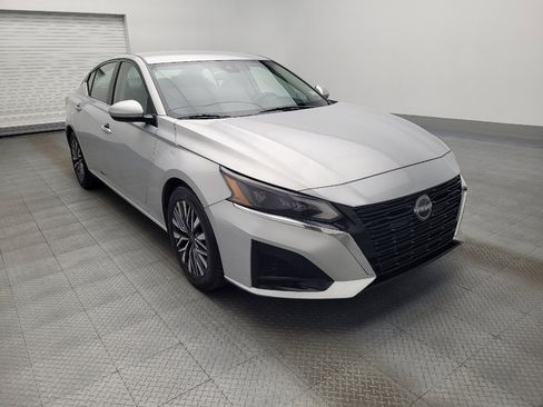 Used 2023 Nissan Altima 2.5 SV image 13