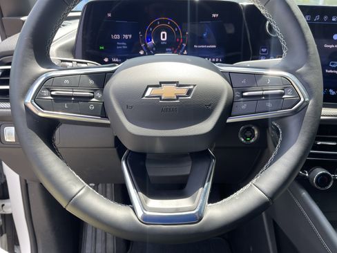 Used 2024 Chevrolet Traverse RS image 26