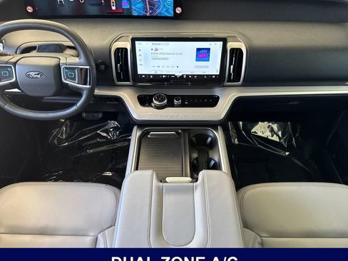 Used 2025 Ford Expedition Active AWD/4WD image 17