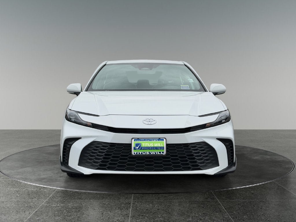Used 2025 Toyota Camry SE FWD image 2
