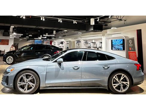 Used 2023 Audi e-tron GT Premium Plus image 9