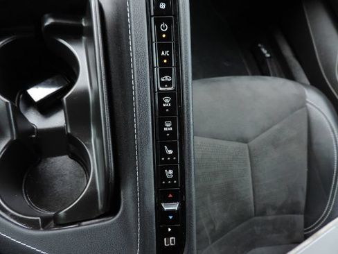 Used 2022 Chevrolet Corvette Stingray Preferred Cpe w/ Z51 Performance Package RWD image 30
