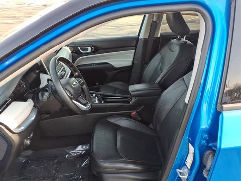 Used 2022 Jeep Compass Limited image 29