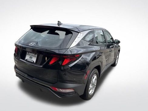 Used 2023 Hyundai Tucson SE image 3
