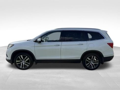 Used 2017 Honda Pilot Elite image 2
