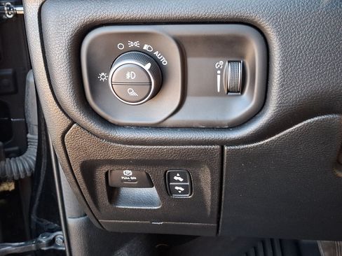 Used 2021 RAM 1500 Big Horn AWD/4WD image 22