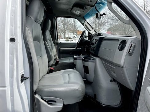 Used 2021 Ford E-350 and Econoline 350 Super Duty w/ Power Windows & Locks Group image 16