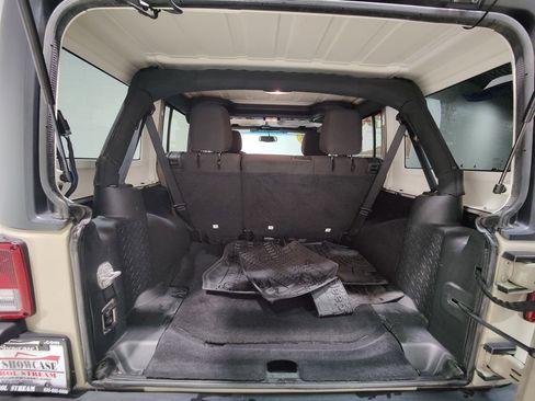 Used 2018 Jeep Wrangler Unlimited Sport S image 10