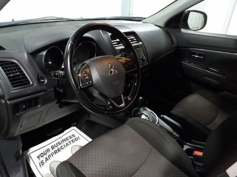 Used 2017 Mitsubishi Outlander Sport ES FWD image 9
