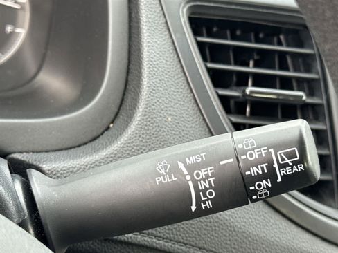 Used 2015 Honda CR-V LX image 18