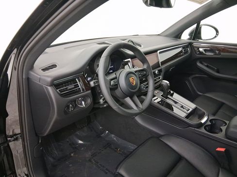 New 2026 Porsche Macan S image 4
