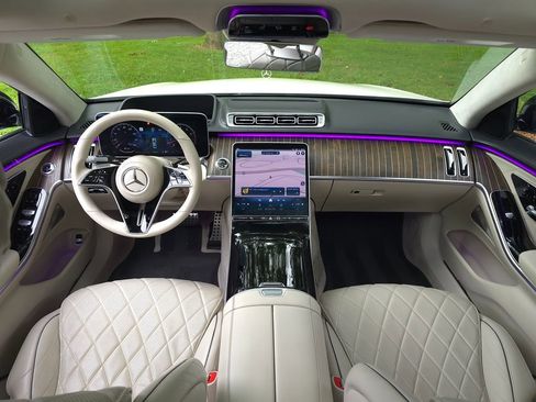 Used 2021 Mercedes-Benz S 580 4MATIC Sedan w/ AMG Line image 10