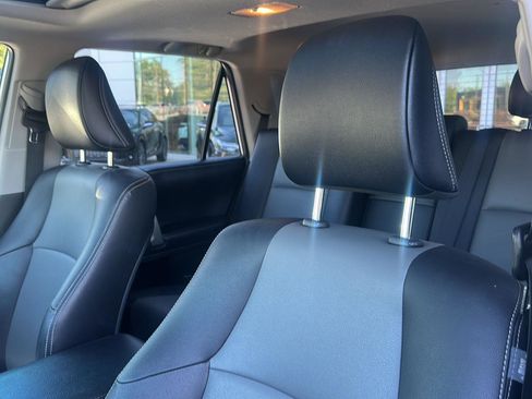 Used 2018 Toyota 4Runner SR5 Premium RWD image 4