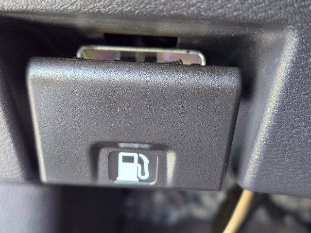 Used 2025 Nissan Altima 2.5 SV FWD image 24
