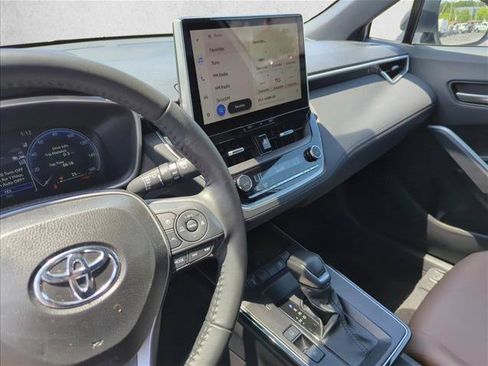Used 2026 Toyota Corolla Cross XLE FWD image 15