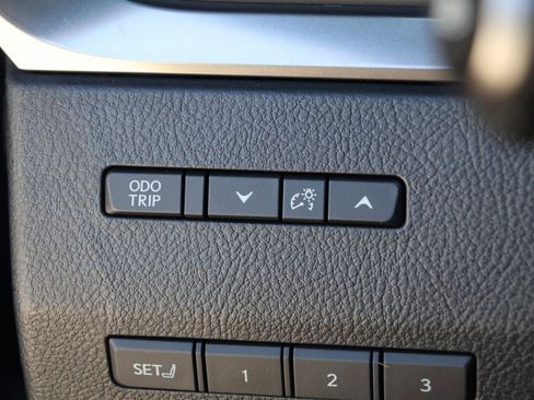 Used 2025 Lexus GX 550 w/ Accessory Package (2T) image 15