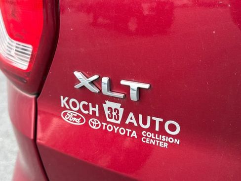 Used 2019 Ford Explorer XLT w/ Equipment Group 202A AWD/4WD image 18