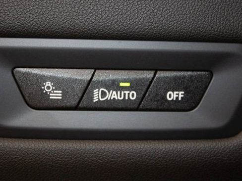 Used 2025 BMW X5 xDrive50e image 36