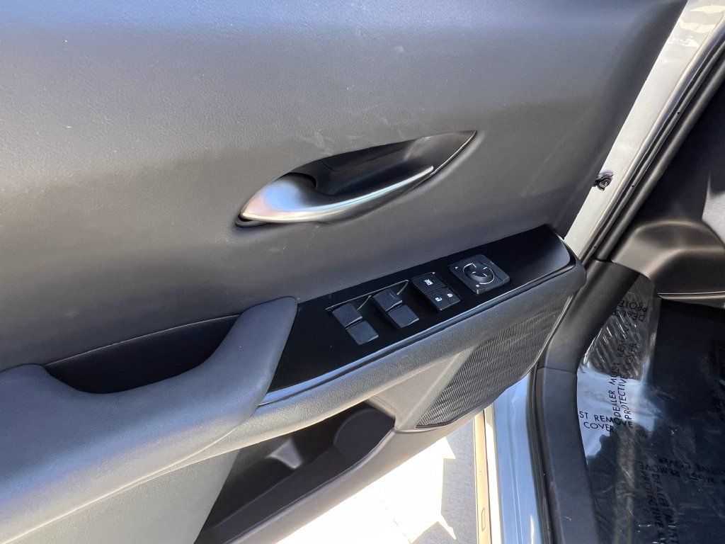 Used 2024 Lexus UX 250h F Sport FWD image 28