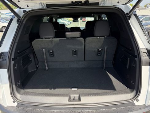 New 2026 Chevrolet Traverse LT FWD image 25