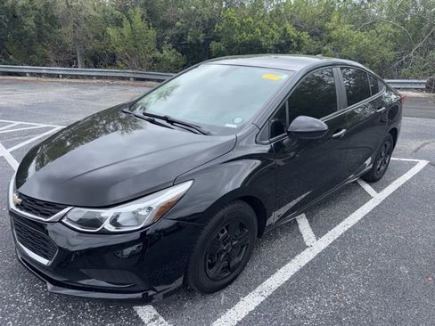 Used 2018 Chevrolet Cruze LS image 1